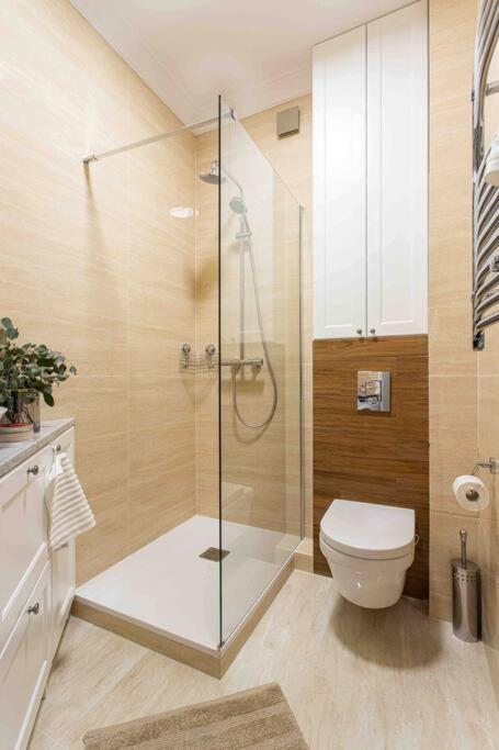 Wyzwolenia Apt , Lazienki Park & Zbawiciela Sq. 2' วอร์ซอ ภายนอก รูปภาพ