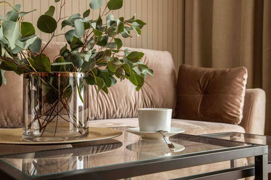Wyzwolenia Apt , Lazienki Park & Zbawiciela Sq. 2' วอร์ซอ ภายนอก รูปภาพ